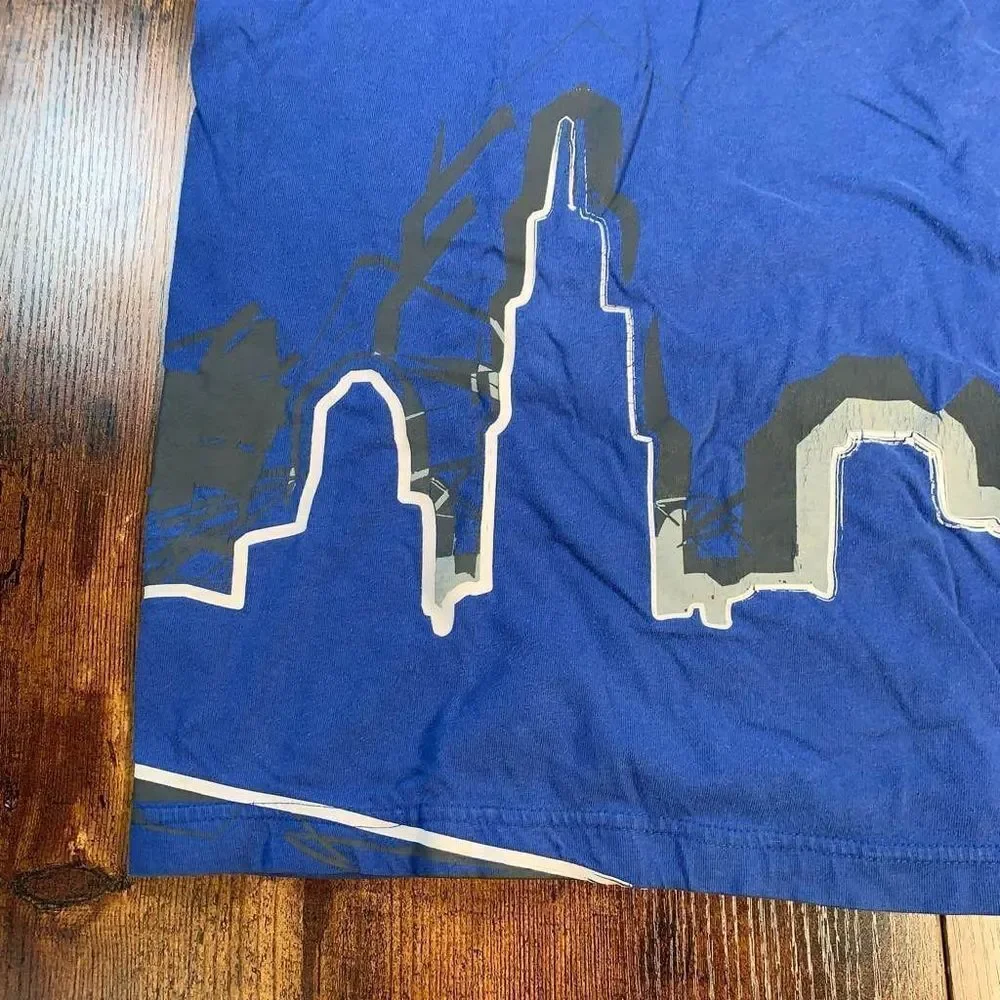 Nike‎ Chicago Skyline Windy City Basketball Blue 2005 shirt Sz MED